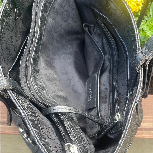 Michael Kors Black Leather Tote with Structured Design - Picture 5 of 14